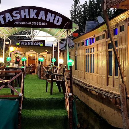 Tashkand Houseboat Srinagar  Bagian luar foto