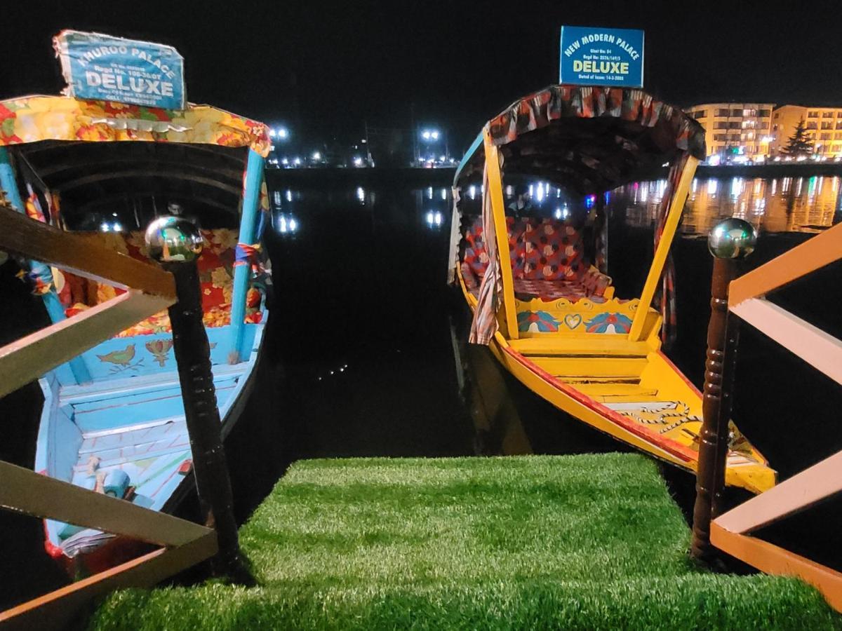 Tashkand Houseboat Srinagar  Bagian luar foto