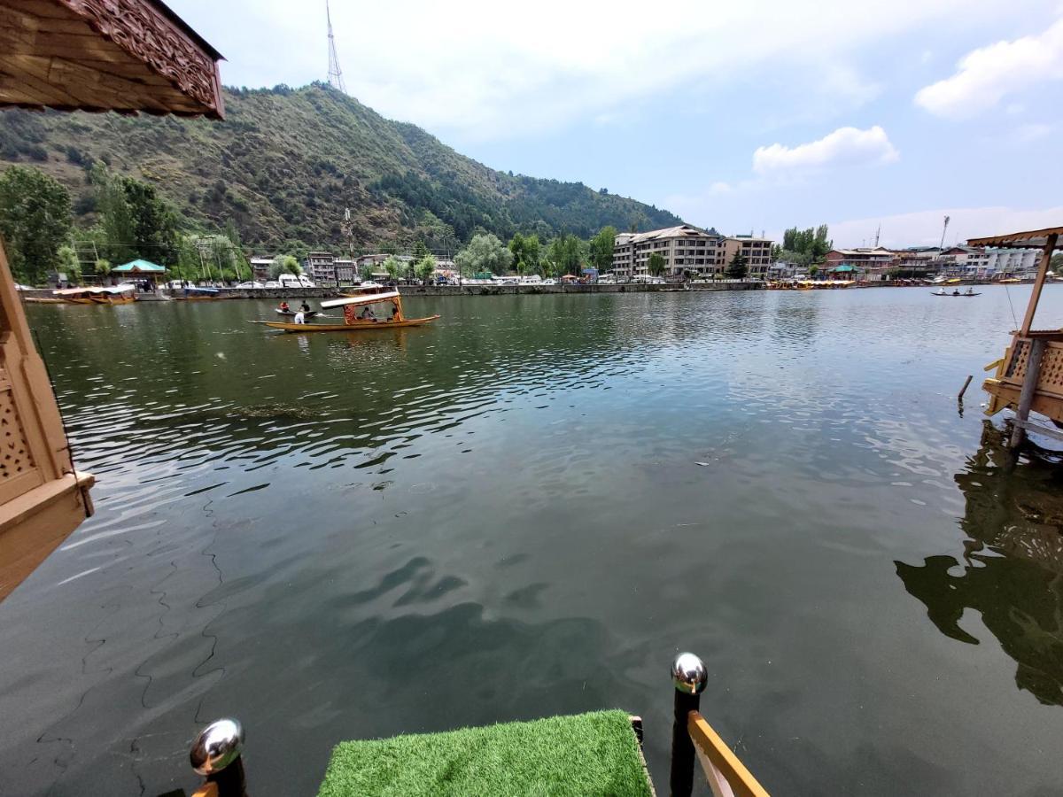 Tashkand Houseboat Srinagar  Bagian luar foto